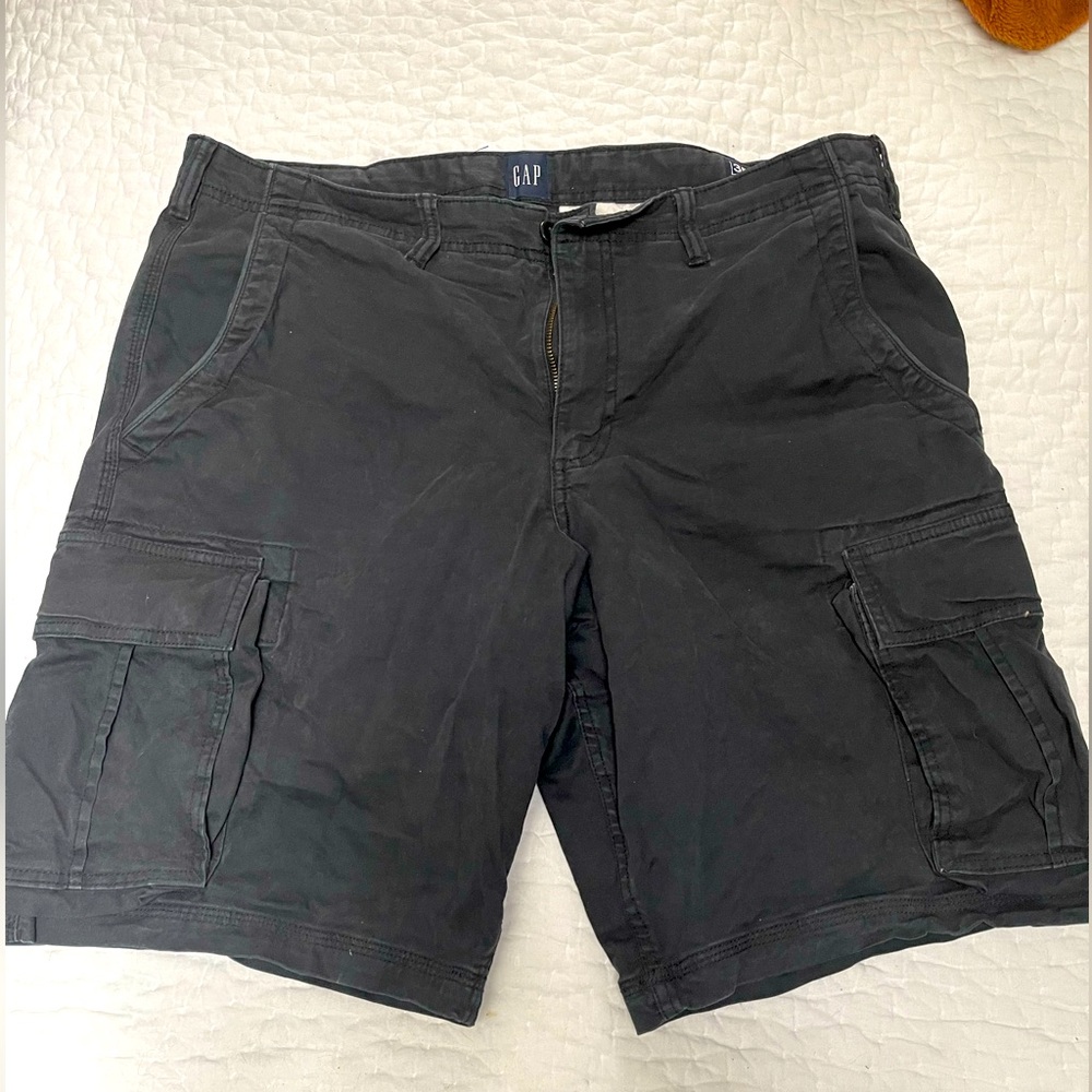 GAP men’s cargo shorts